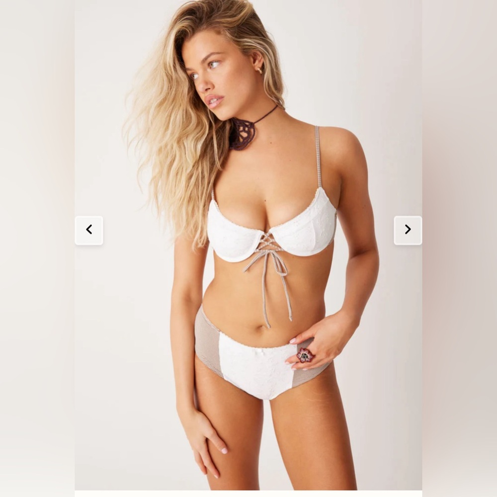 Frankie’s Bikinis x Sydney Sweeney Lucia Underwire Bikini Top- Sz Medium